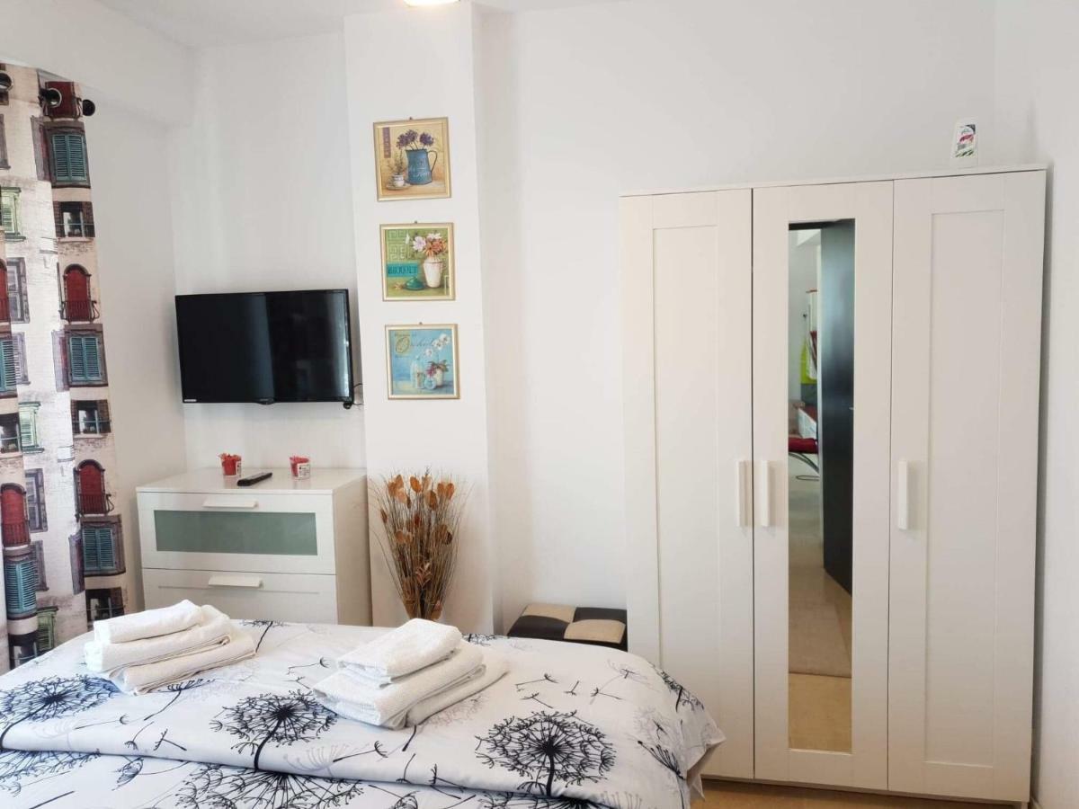 Apartament Briza De Promenada 1 นาโวดาริ ภายนอก รูปภาพ