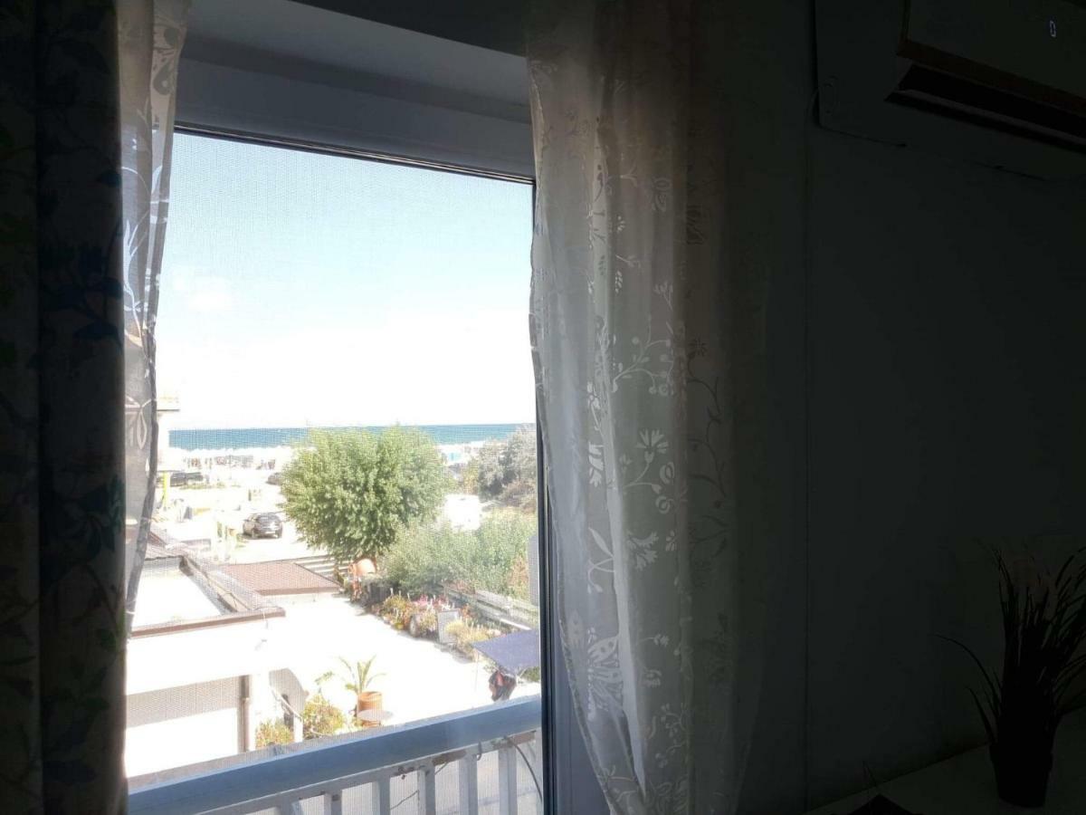Apartament Briza De Promenada 1 นาโวดาริ ภายนอก รูปภาพ