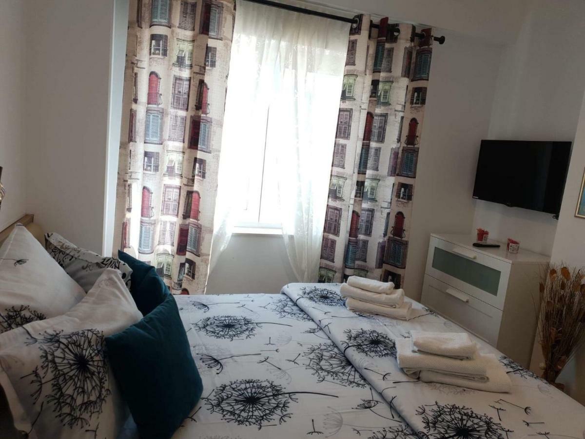 Apartament Briza De Promenada 1 นาโวดาริ ภายนอก รูปภาพ